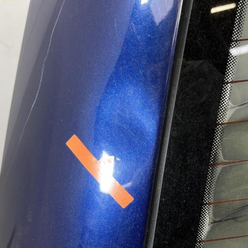 Malle/Hayon arriere VOLKSWAGEN GOLF 4 Photo n°7