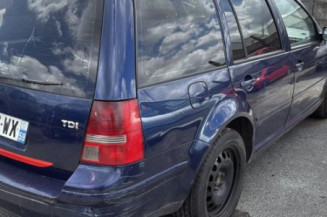 Malle/Hayon arriere VOLKSWAGEN GOLF 4