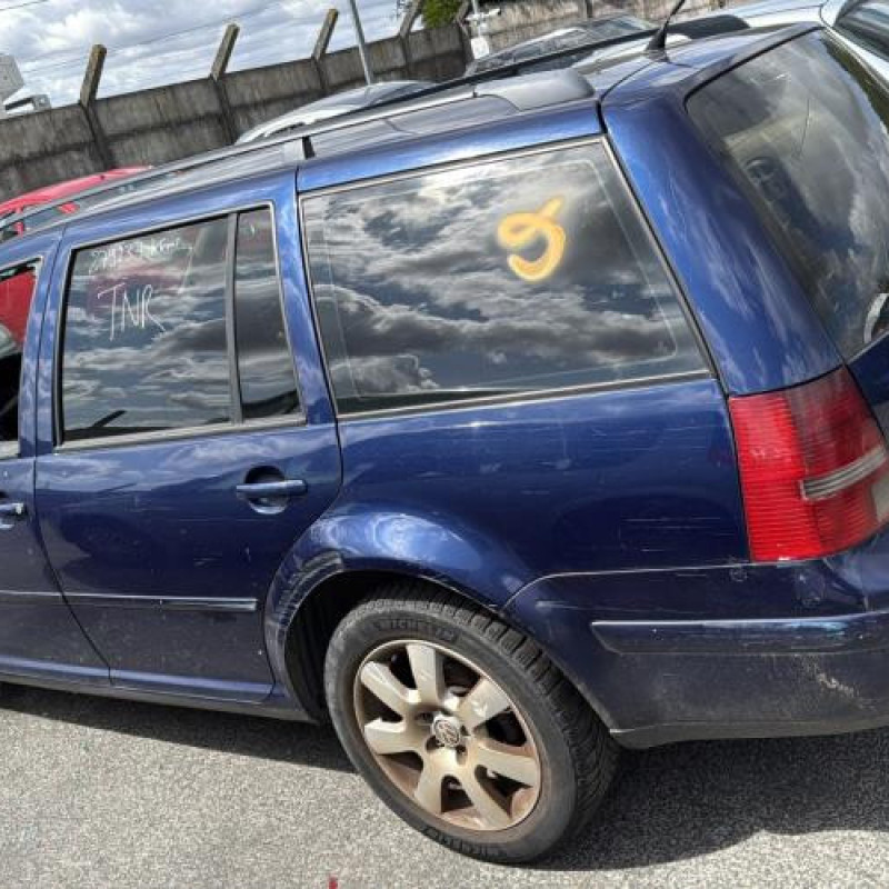 Malle/Hayon arriere VOLKSWAGEN GOLF 4 Photo n°14