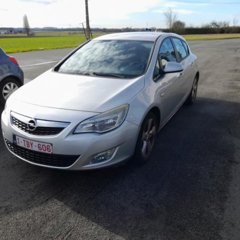 Pare choc arriere OPEL ASTRA J Photo n°9