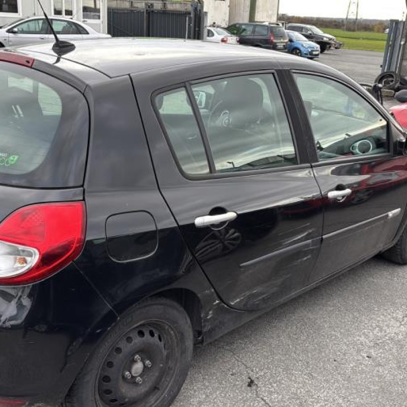 Malle/Hayon arriere RENAULT CLIO 3 Photo n°14