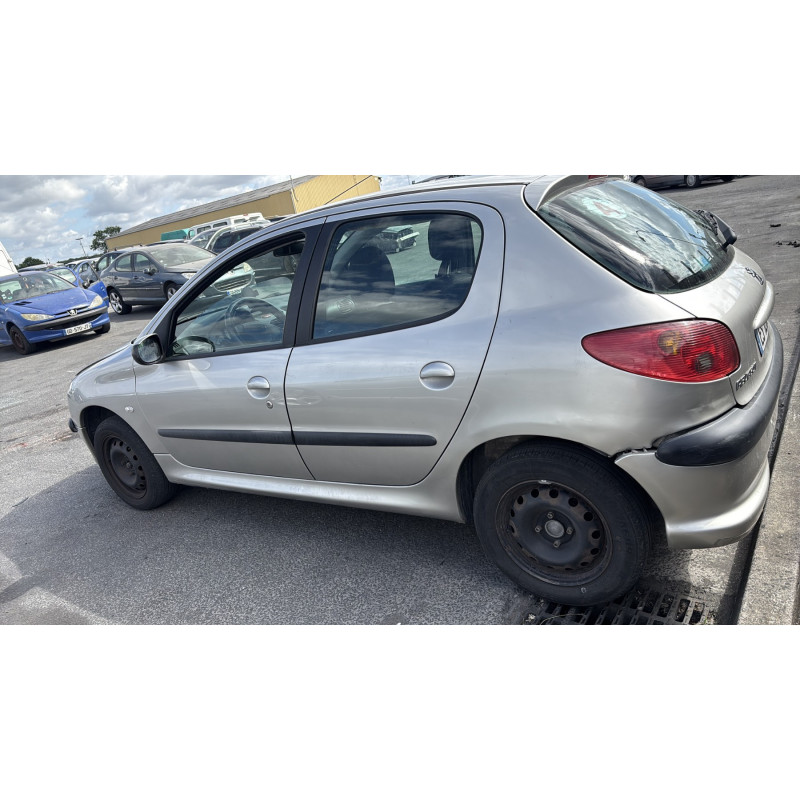 Bouton de coffre PEUGEOT 206 Photo n°10