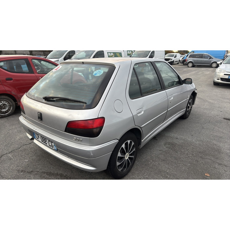 Pare boue avant gauche PEUGEOT 306 Photo n°7