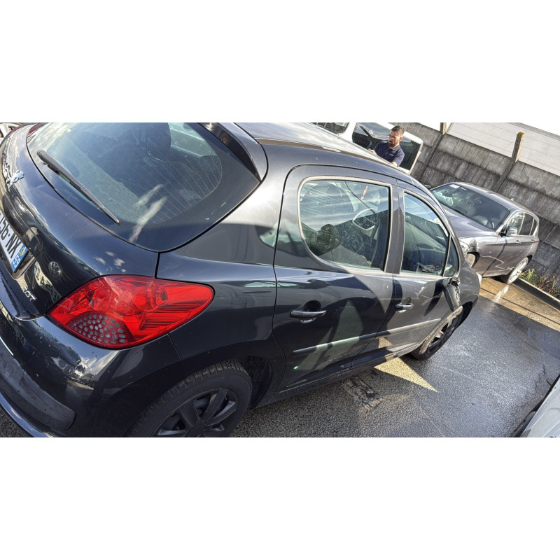 Pare boue avant droit PEUGEOT 207 Photo n°12
