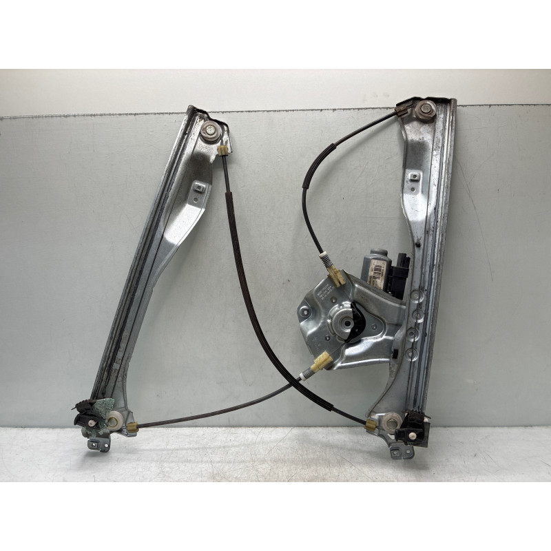 Leve vitre electrique avant gauche RENAULT CLIO 3 Photo n°4