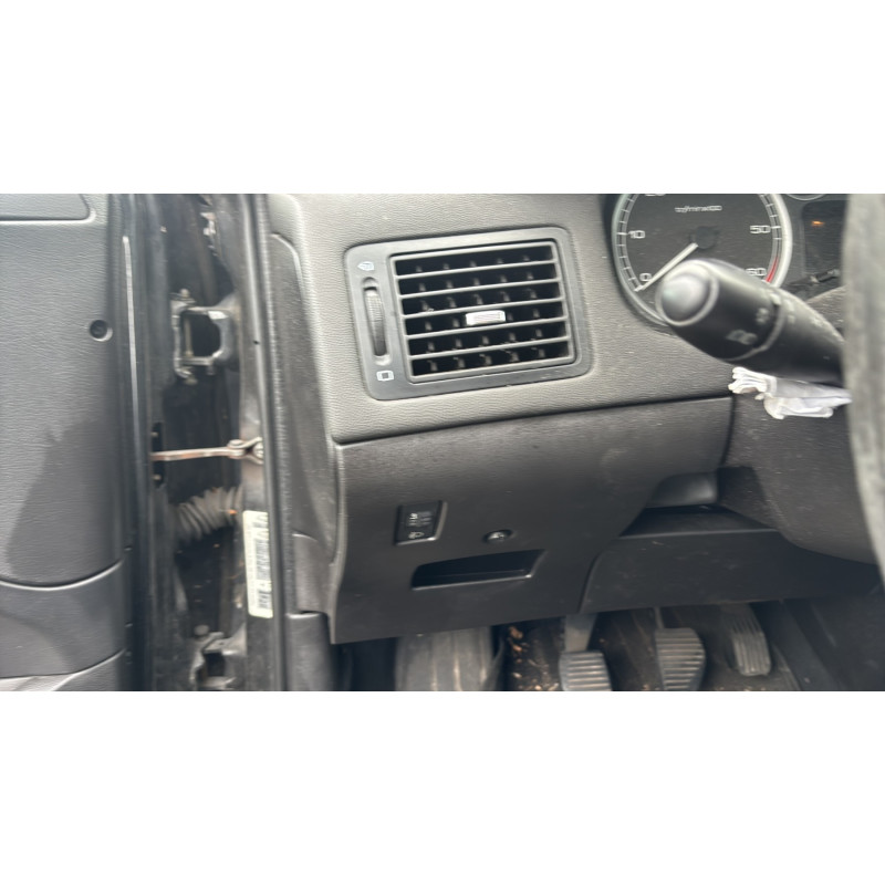 Pare boue avant droit PEUGEOT 307 Photo n°19