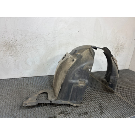 Pare boue avant droit PEUGEOT 208 1
