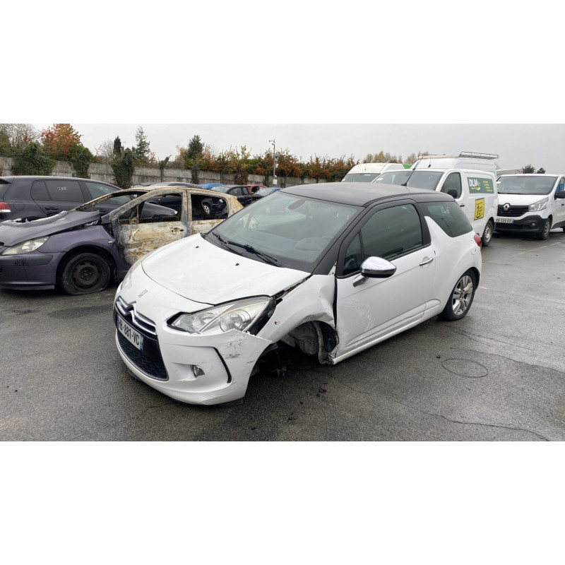 Pare boue avant droit CITROEN DS3 Photo n°5