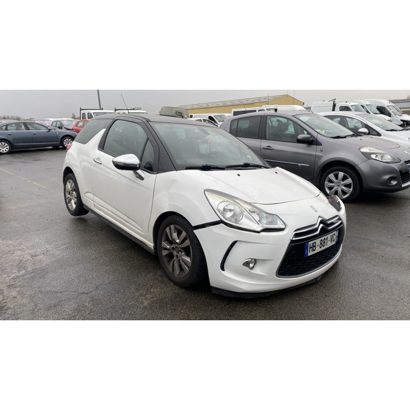 Pare boue avant droit CITROEN DS3 Photo n°6