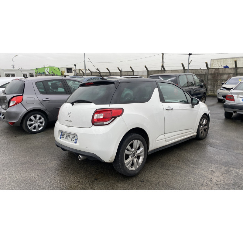 Pare boue avant droit CITROEN DS3 Photo n°7
