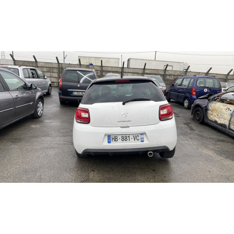 Pare boue avant droit CITROEN DS3 Photo n°9