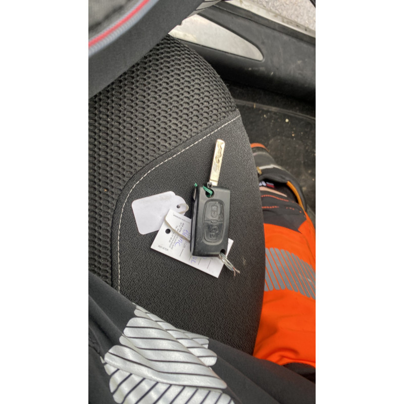 Pare boue avant droit CITROEN DS3 Photo n°14