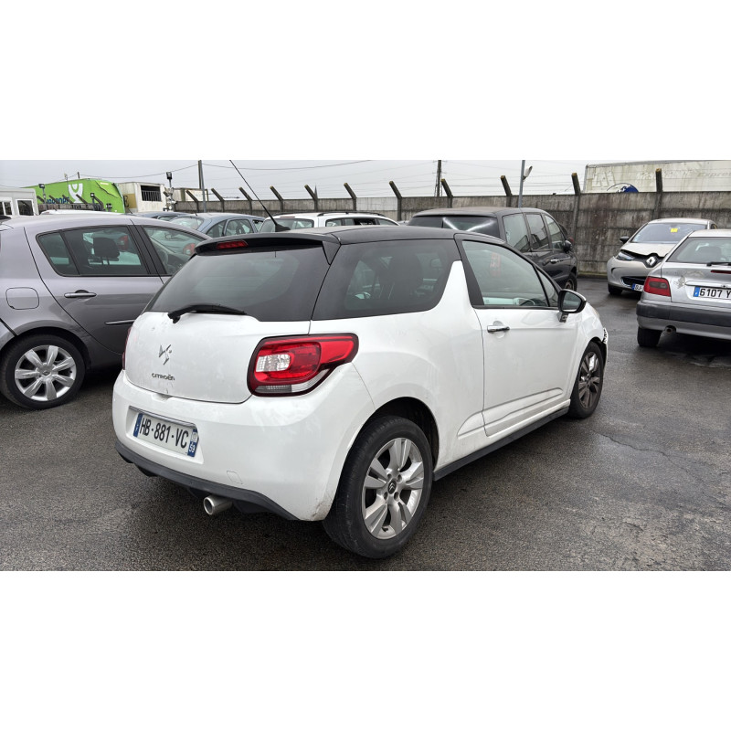 Pare boue avant droit CITROEN DS3 Photo n°17
