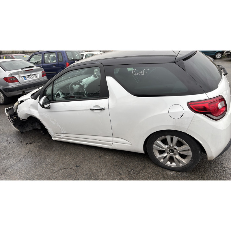 Pare boue avant droit CITROEN DS3 Photo n°20