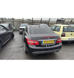 Pare boue avant droit MERCEDES CLASSE E 207