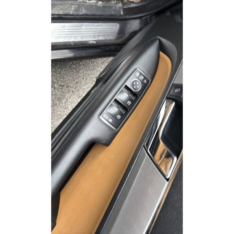 Pare boue avant droit MERCEDES CLASSE E 207 Photo n°13