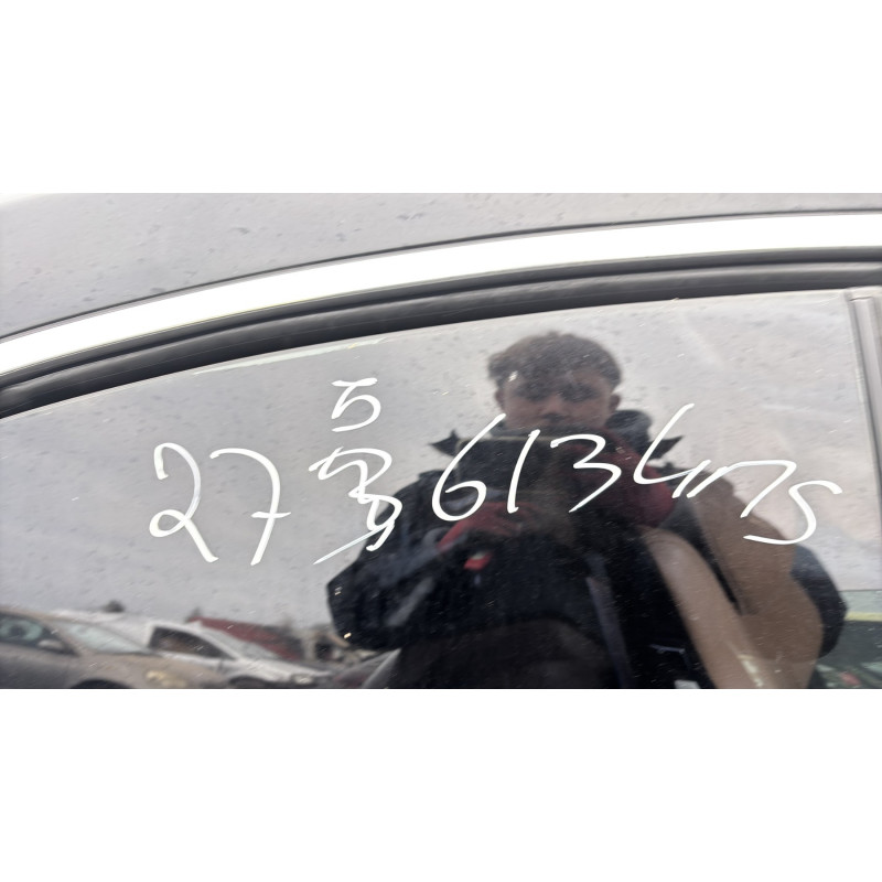 Pare boue avant droit MERCEDES CLASSE E 207 Photo n°18