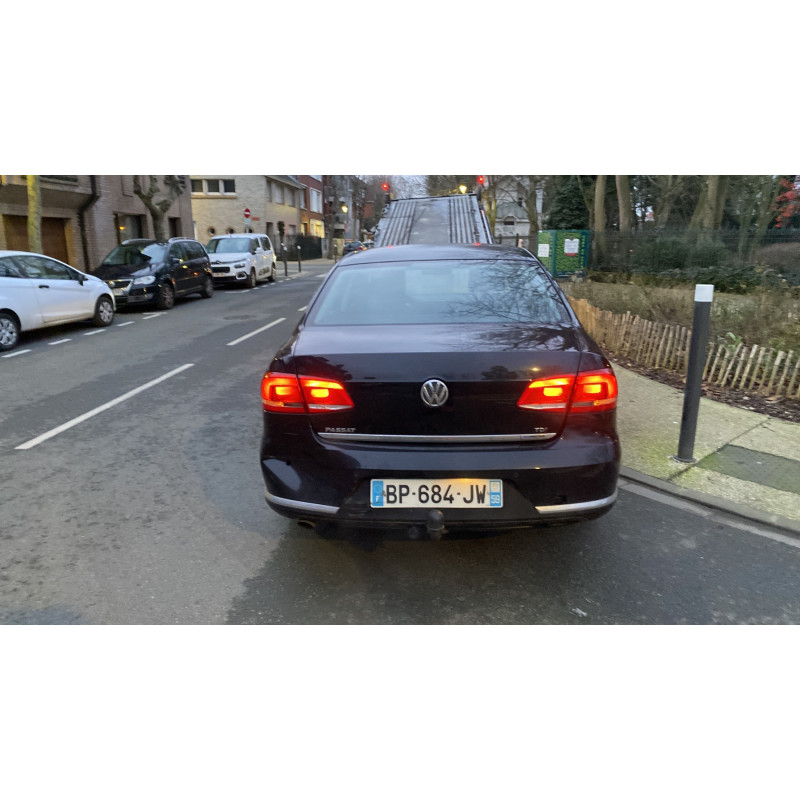 Pare boue avant droit VOLKSWAGEN PASSAT 6 Photo n°8