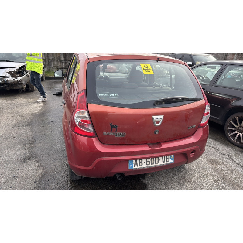 Pare boue avant gauche DACIA SANDERO 1 Photo n°8