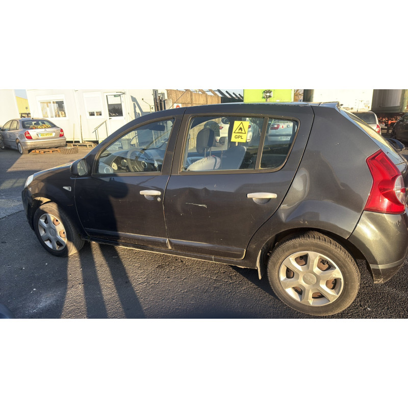 Pare boue avant gauche DACIA SANDERO 1 Photo n°9