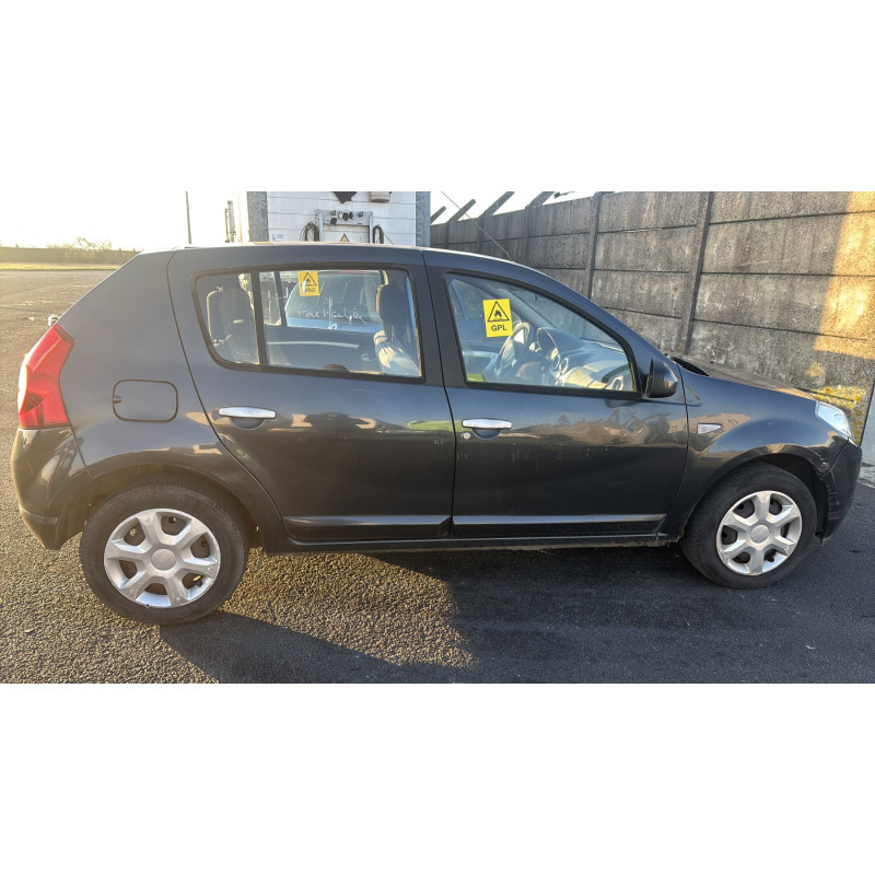 Pare boue avant gauche DACIA SANDERO 1 Photo n°10