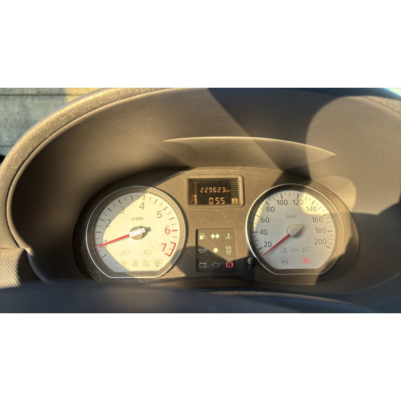 Pare boue avant gauche DACIA SANDERO 1 Photo n°17