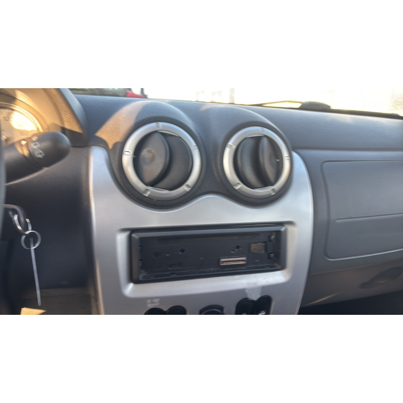 Pare boue avant gauche DACIA SANDERO 1 Photo n°19