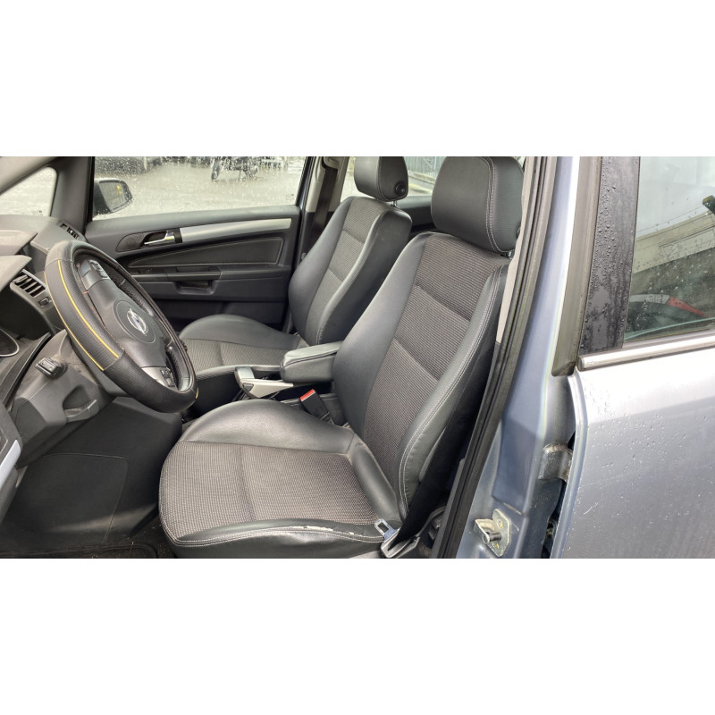 Pare boue avant gauche OPEL ZAFIRA B Photo n°14