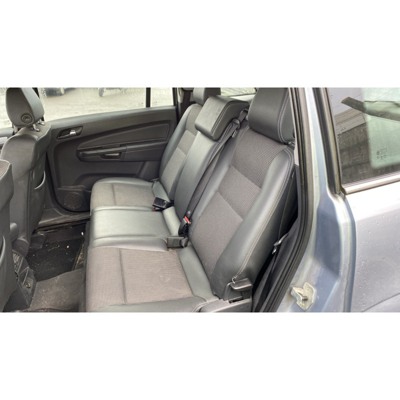 Pare boue avant gauche OPEL ZAFIRA B Photo n°15