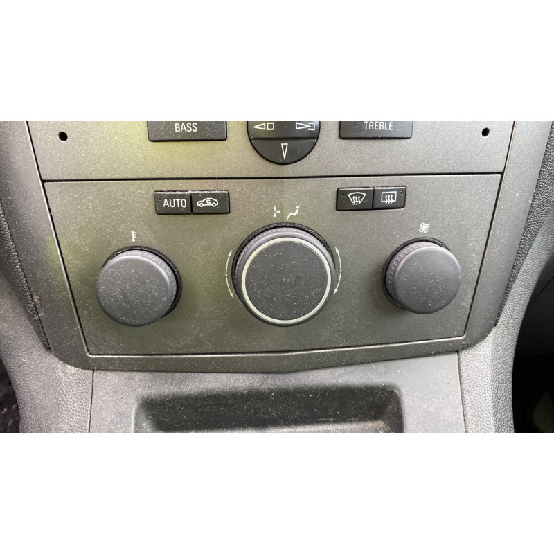 Pare boue avant gauche OPEL ZAFIRA B Photo n°19