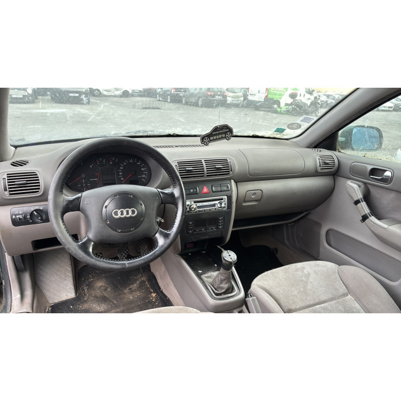 Pare boue avant gauche AUDI A3 1 Photo n°17