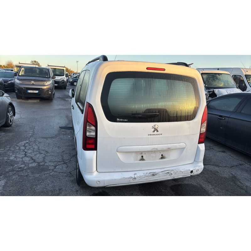 Pare boue arriere gauche PEUGEOT PARTNER 2 Photo n°9