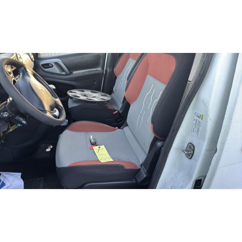 Pare boue arriere gauche PEUGEOT PARTNER 2 Photo n°15