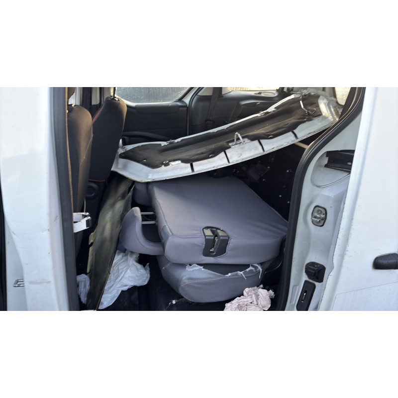 Pare boue arriere gauche PEUGEOT PARTNER 2 Photo n°16
