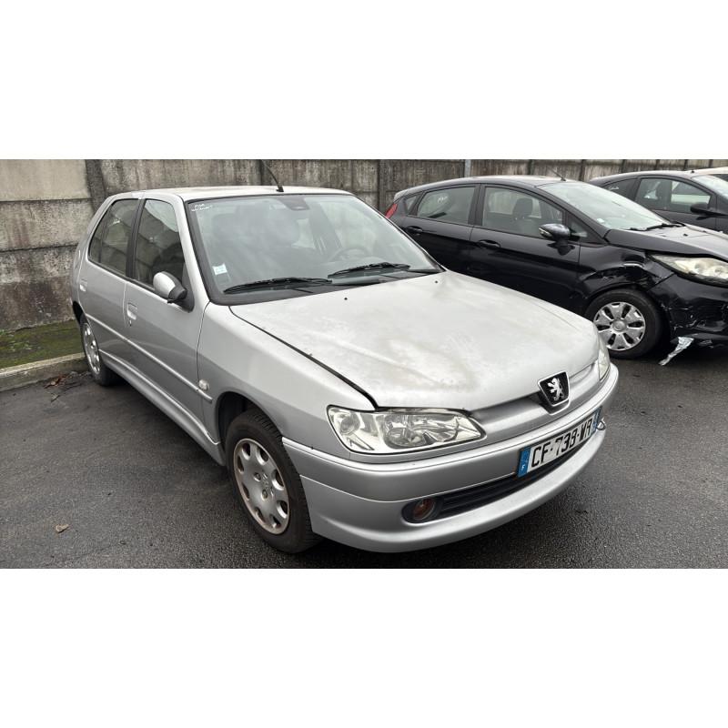 Pare boue avant droit PEUGEOT 306 Photo n°9