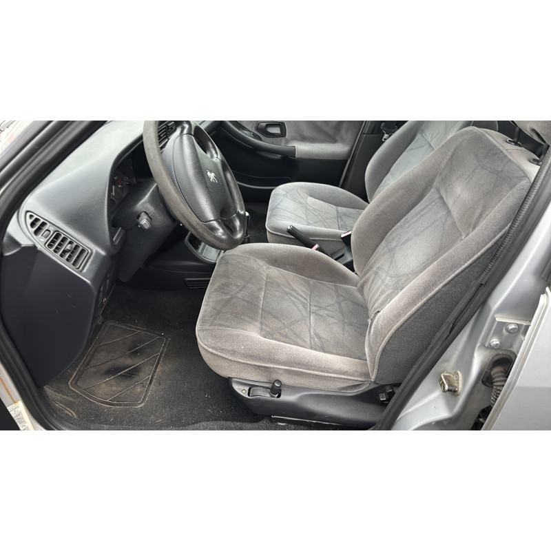 Pare boue avant droit PEUGEOT 306 Photo n°18