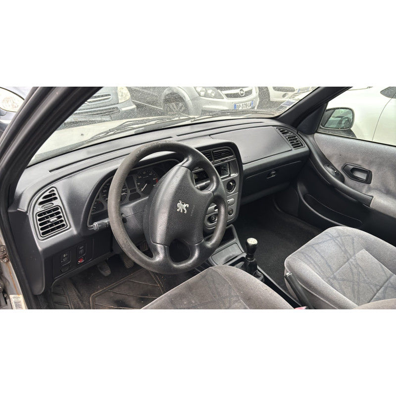 Pare boue avant droit PEUGEOT 306 Photo n°20