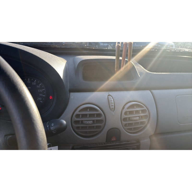 Pare boue avant gauche RENAULT KANGOO 1 Photo n°17