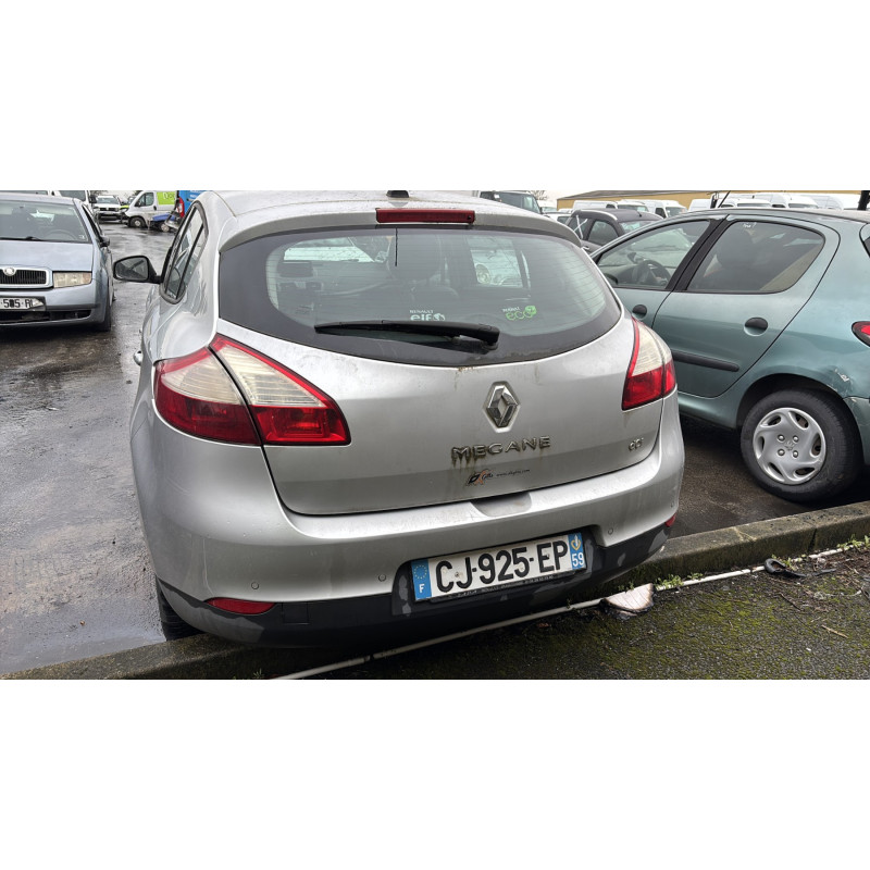 Attache ceinture arriere gauche RENAULT MEGANE 3 Photo n°9