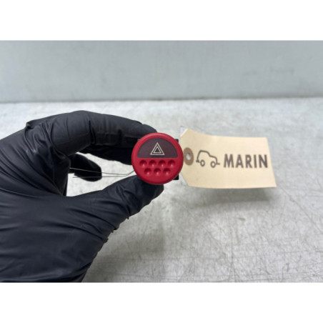 Bouton de warning PEUGEOT 106 Photo n°1
