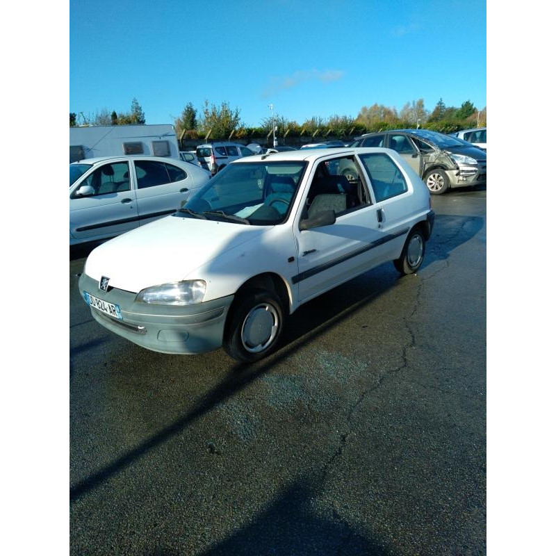 Bouton de warning PEUGEOT 106 Photo n°11