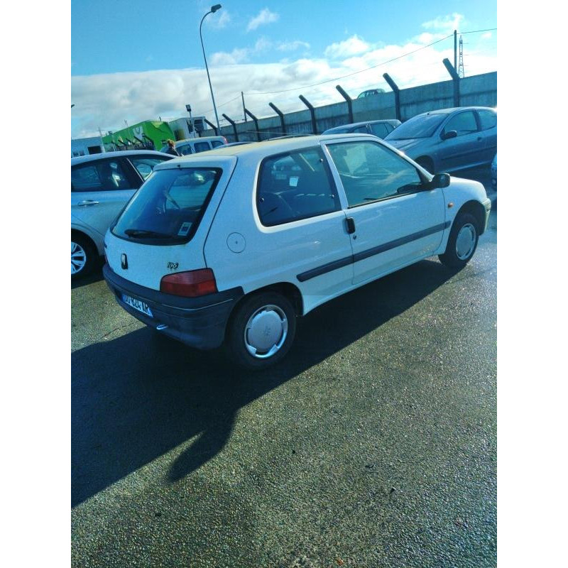 Bouton de warning PEUGEOT 106 Photo n°12