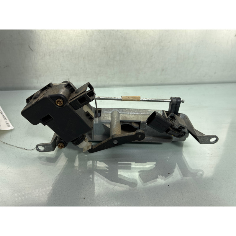 Bouton de coffre VOLKSWAGEN POLO 4 Photo n°2