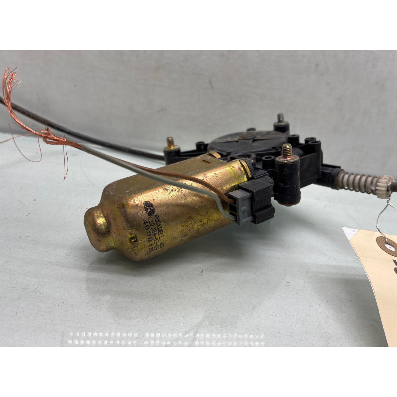 Leve vitre electrique avant gauche PEUGEOT 405 Photo n°7