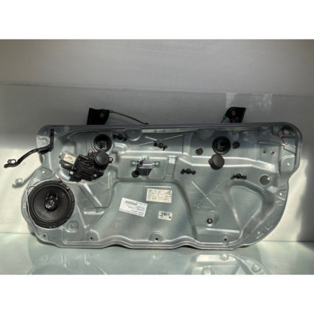 Leve vitre electrique avant droit VOLKSWAGEN POLO 4 Photo n°1