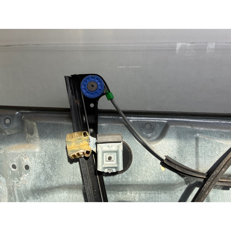 Leve vitre electrique avant droit VOLKSWAGEN POLO 4 Photo n°7
