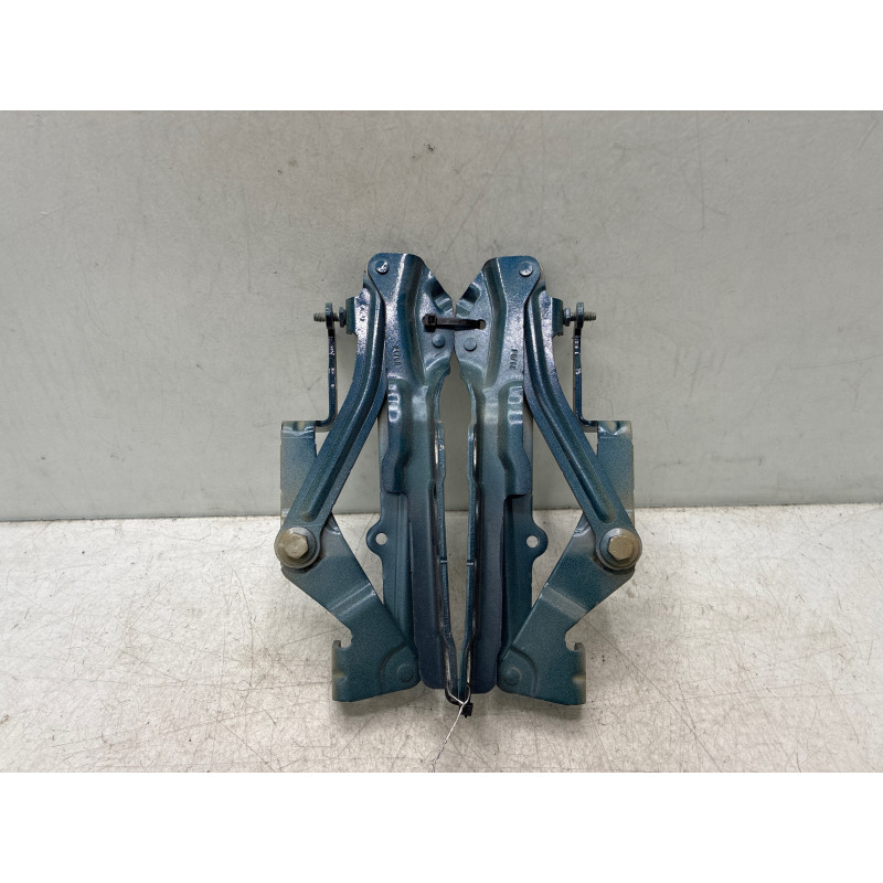 Charniere de capot PEUGEOT 5008 2 Photo n°1