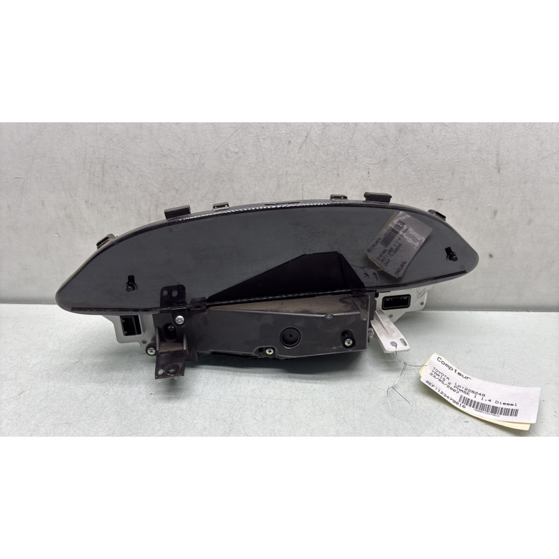 Compteur TOYOTA YARIS 2 Photo n°1
