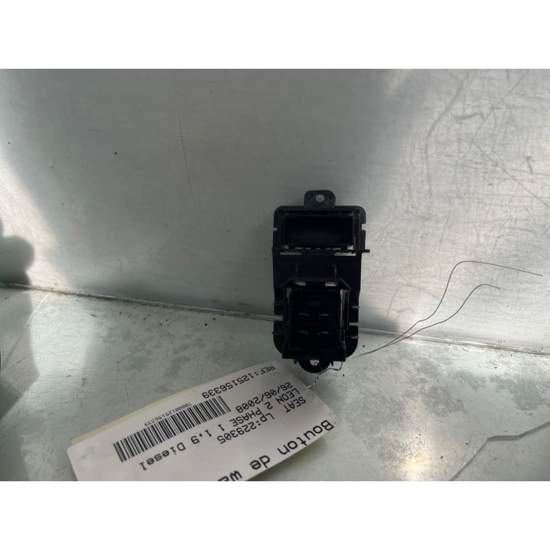 Bouton de warning SEAT LEON 2 Photo n°3