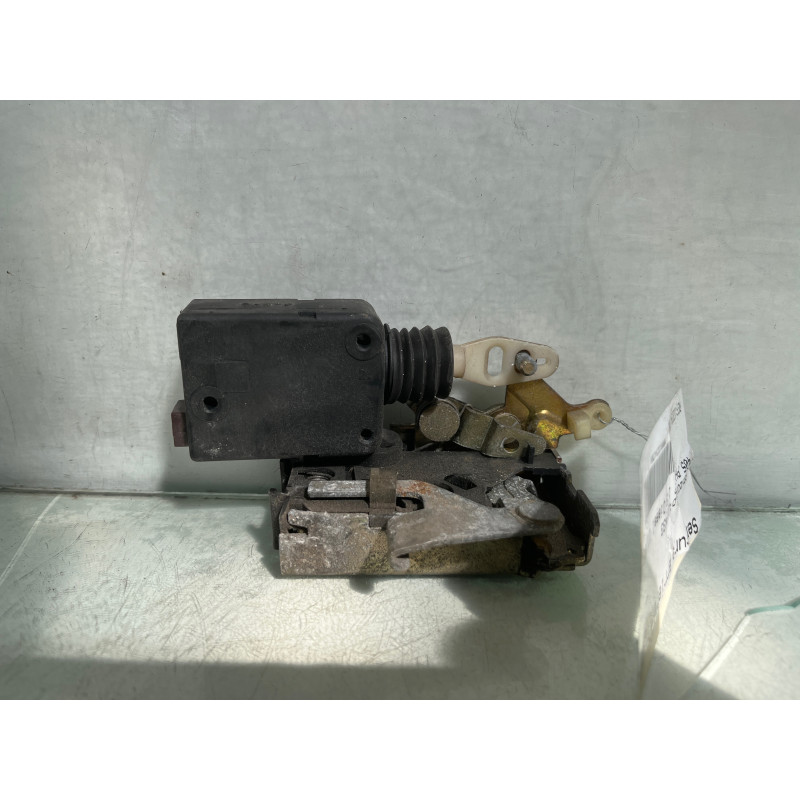Serrure arriere gauche PEUGEOT 405 Photo n°5